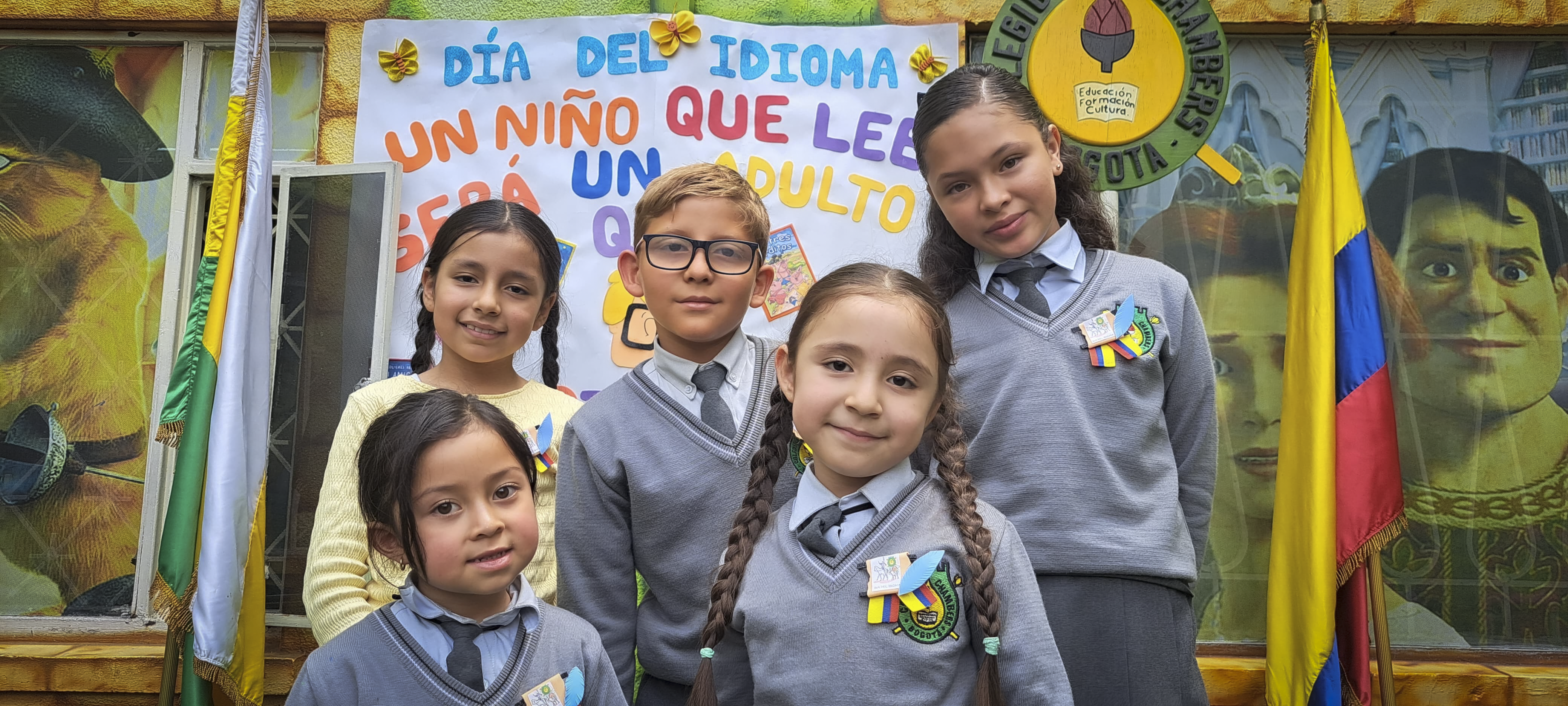 Ninos explorando el arte